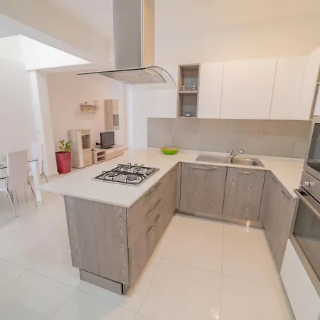 Apartment Seashells 1 Min To Seafront & Sliema *
