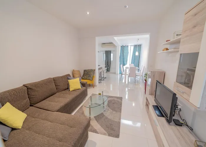 Seashells 1 Min To Seafront & Sliema *