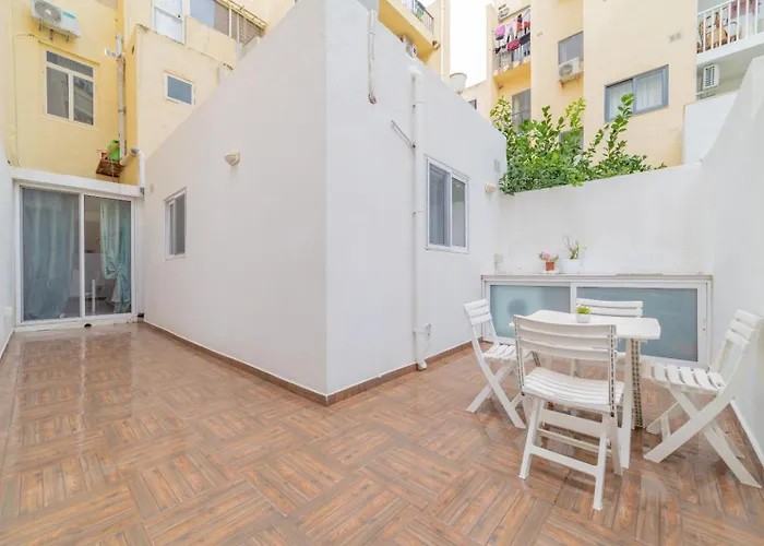 Seashells 1 Min To Seafront & Sliema Apartment *